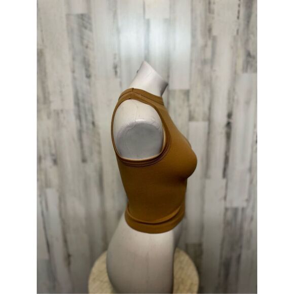 Brown tank top - Picture 3 of 7